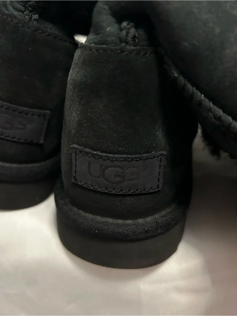 UGG cozy black